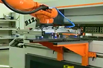 工业机器人与折弯机配合